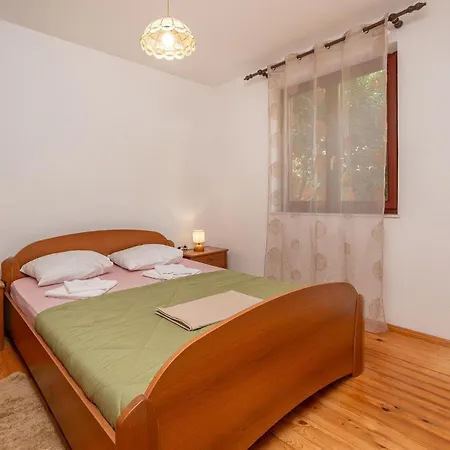 Beautiful In Sv Filip I Jakov With Wifi Vikendica